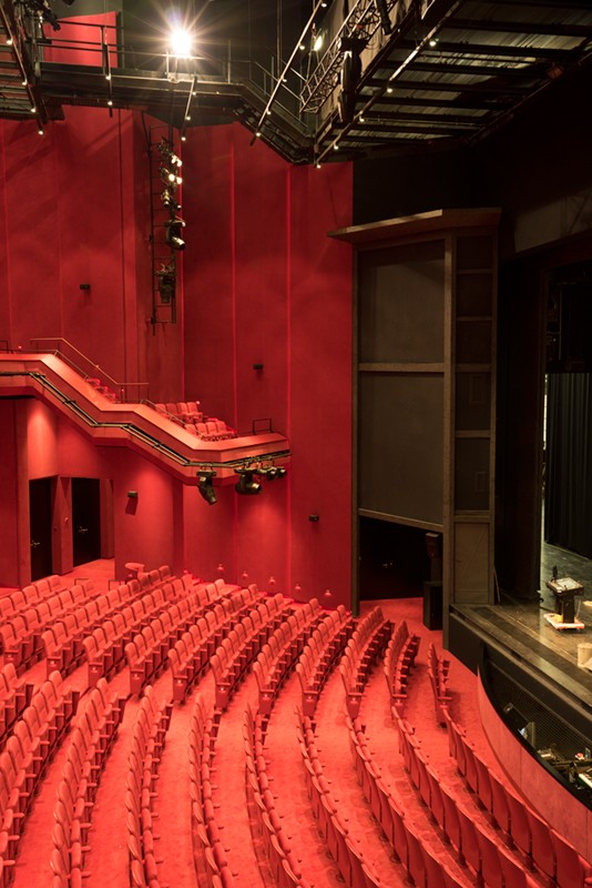 Stage Theater An Der Elbe Hamburg Germany References KV2 Audio Stage Theater An Der Elbe Hamburg Germany References KV2 Audio