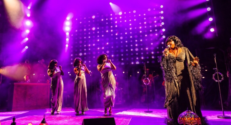 Kalisha Amaris as Aretha & the cast in A NIGHT WITH JANIS JOPLIN, credit Danny Kaan