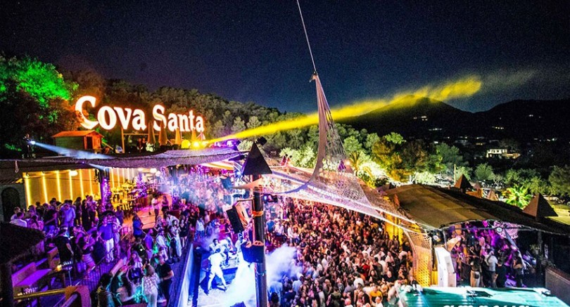 Cova-Santa-Main-Image