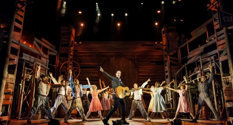 LOVE ME TENDER 2 - Photo by Johan Persson