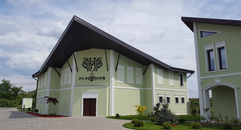 Sigla fatada Evergreen